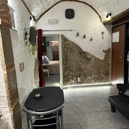 La Grotta Holiday home *
